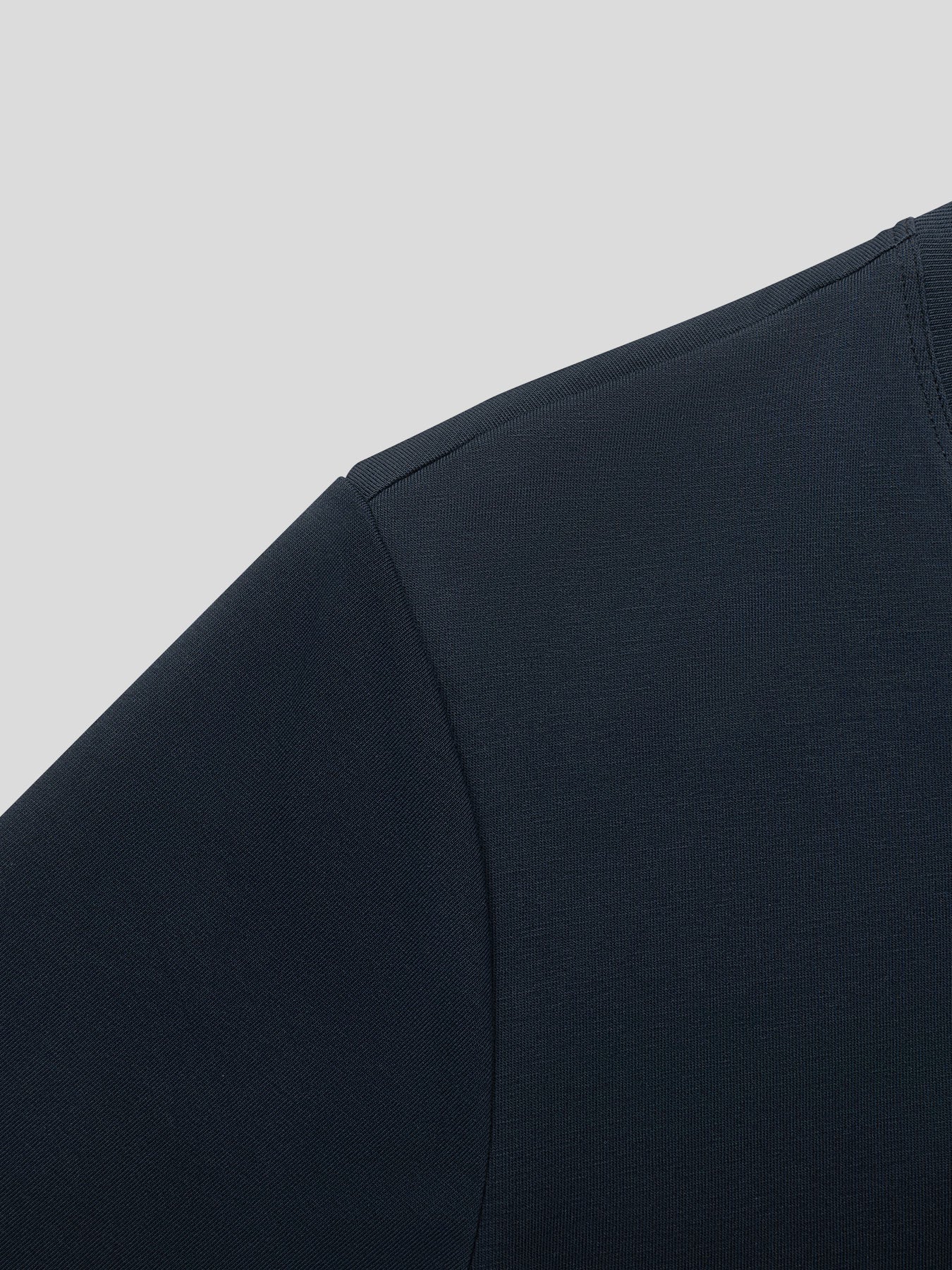 StaySmooth Long Sleeve Elongated Tee:Classic Fit