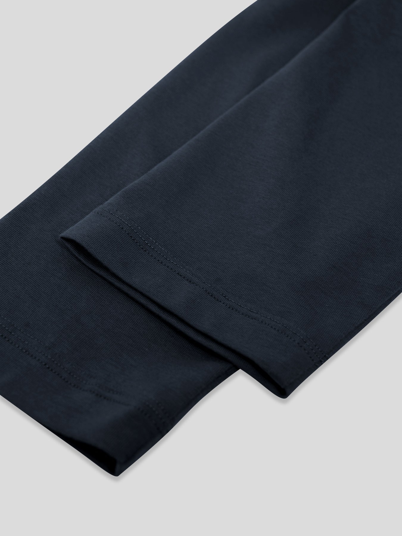 StaySmooth Long Sleeve Elongated Tee:Classic Fit